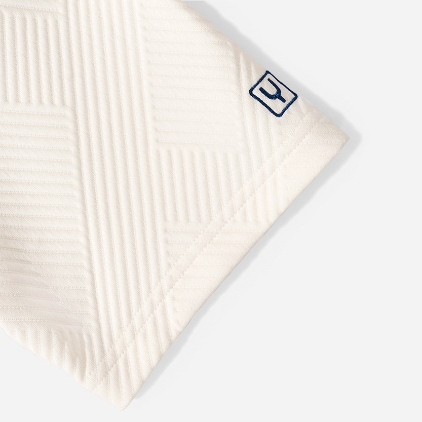 Áo Thun Tay Ngắn Vải Jacquard Họa Tiết Nổi No Style M130