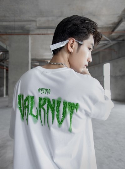 Áo Thun Cổ Tròn Tay Ngắn Vải Cotton 2 Chiều Thấm Hút Biểu Tượng Dáng Rộng BST Thiết Kế ValKnut Ver4