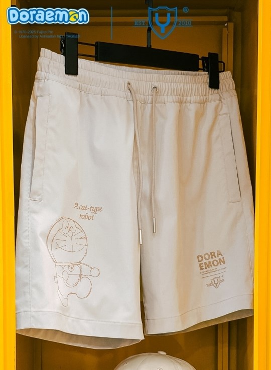 Quần Short Dù Mỏng Nhẹ 7 Inch Doraemon 19